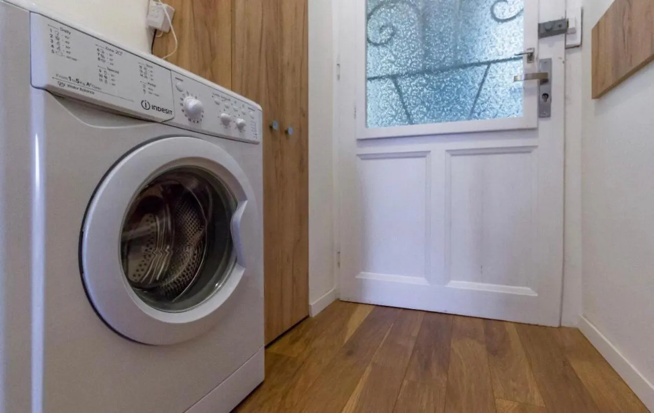 Apartment Faryna Bükreş